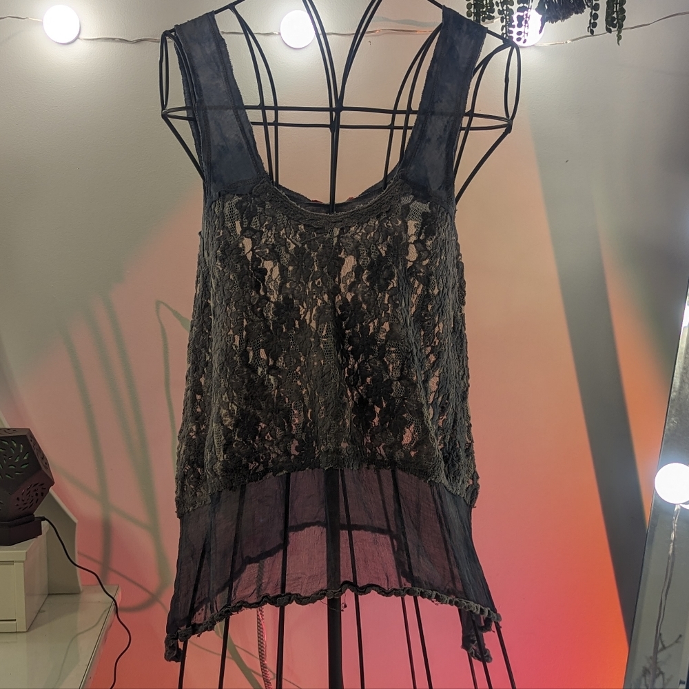 Scrapbook high-low sheet lace tank